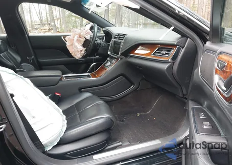 2017 Lincoln Continental Livery z USA, uszkodzony, nr VIN 1LN6L9HK9H5629939